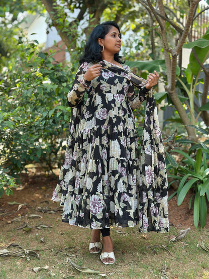 Sunehri Tiered Anarkali  Kurta with Dupatta Set